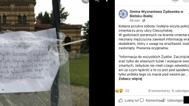 SKANDAL! Kartka na cmentarzu żydowskim w Bielsku. „Srajcie tylko do własnych łóżek”. Fot. screen FB Gmina Wyznaniowa Żydowska w Bielsku-Białej.