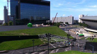 Będą skakać z dachu Międzynarodowego Centrum Kongresowego! Red Bull Roof Ride w Katowicach