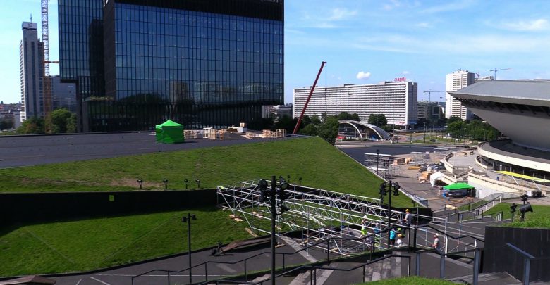 Będą skakać z dachu Międzynarodowego Centrum Kongresowego! Red Bull Roof Ride w Katowicach