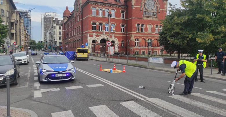 Katowice: Sąd przedłużył areszt dla kierowcy, który potrącił na ul. Mickiewicza 19-latkę