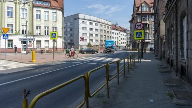  Przeprowadzone w czerwcu przez zespół Metropolitalnej Szkoły Prototypowania badania, analizy i konsultacje społeczne z mieszkańcami potwierdziły, że na jednej z najważniejszych śródmiejskich ulic konieczne są zmiany, które umożliwią uspokojenie ruchu na tej ulicy. [fot. UM Bytom]