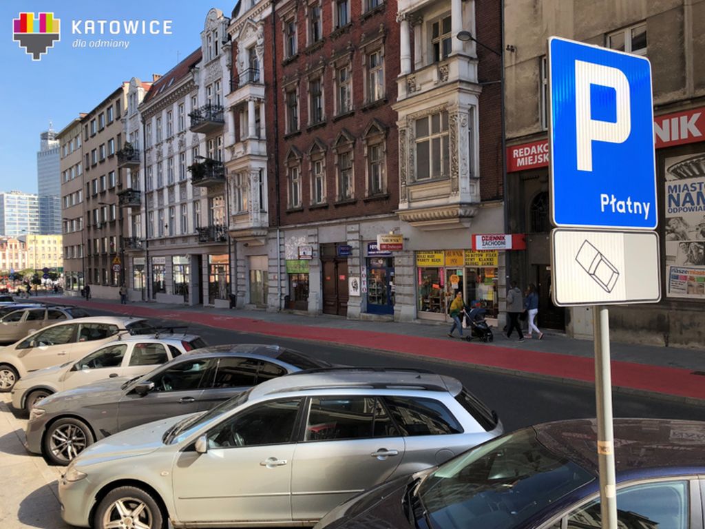 Wyniki konsultacji będą analizowane przez powołany w 2020 r. międzywydziałowy zespół pracowników urzędu, a efektem jego pracy będą rekomendacje dla Prezydenta Miasta w zakresie zmian możliwych do wprowadzenia w polityce parkingowej miasta. [fot. UM Katowice]