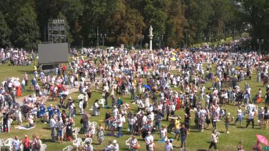 Kilkadziesiąt tysięcy wiernych z całej Polski wzięło dziś udział w uroczystościach Wniebowzięcia Najświętszej Maryi Panny przed jasnogórskim ołtarzem