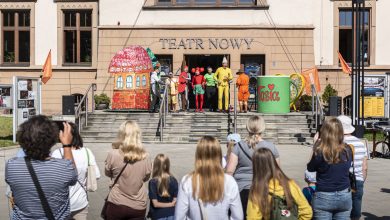 Zabrzańska noc teatrów zakończyła się wyjątkowym koncertem – na dobranoc Teatr Nowy w Zabrzu zaprosił „W krainę miłości”, skąd popłynęły liryczne dźwięki piosenek ze spektakli autorstwa Anny Steli. [fot. UM Zabrze]