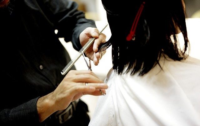 Bezpieczna wizyta u fryzjera w czasach pandemii (foto: pixabay.com)