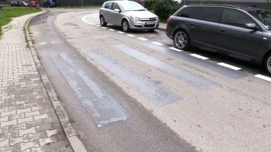 Burmistrz Miasteczka Śląskiego zwinął przejścia dla pieszych i zrobił miejsca parkingowe