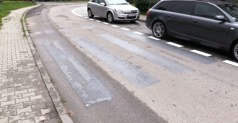 Burmistrz Miasteczka Śląskiego zwinął przejścia dla pieszych i zrobił miejsca parkingowe
