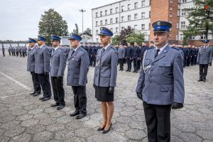 Uroczystość była także okazją do wręczenia 15 policjantom odznaczeń państwowych i medali resortowych, a także powołania na stanowisko Komendanta Powiatowego Policji pierwszej w historii śląskiej Policji kobiety