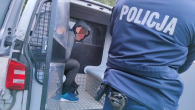 Policja z Pszczyny zatrzymała nielegalnych imigrantów z Afganistanu i Pakistanu. Fot. Policja Śląska