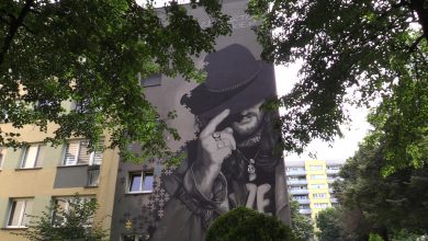 Mural Ryśka Riedla w Tychach gotowy. W sobotę będzie odsłonięty [WIDEO]