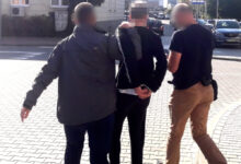 Wszyscy w bloku słyszeli, jak zabija swoją suczkę. 23-latek aresztowany (fot.KPP Piaseczno)