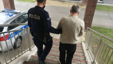 Ta "domówka" zakończyła się tragicznie. Mąż zabił żonę. Próbował też znajomego (fot. Policja Łódzka)