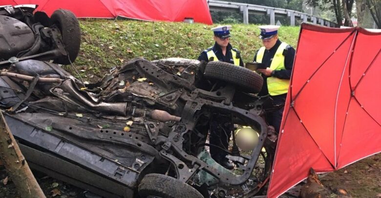 Śląskie: Śmiertelny wypadek na zjeździe z DK86 (fot.Śląska Policja)