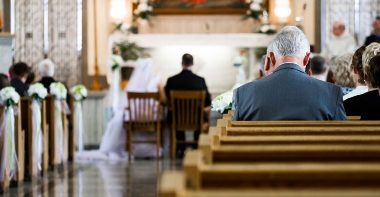 Jak pięknie i efektownie udekorować kościół na okoliczność ślubu? (foto: materiał partnera)