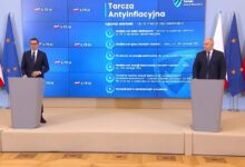 Premier Mateusz Morawiecki zaprezentował dziś pomysły rządu w ramach „Tarczy Antyinflacyjnej”. Tańsze ma być paliwo, a najbardziej potrzebujące rodziny otrzymają dodatek osłonowy w wysokości od 400 do 1150 zł