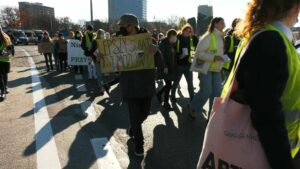 Zamiast na lekcje poszli na strajk. Nie wszyscy uczestnicy Strajku Klimatycznego w Katowicach wiedzieli o co chodzi