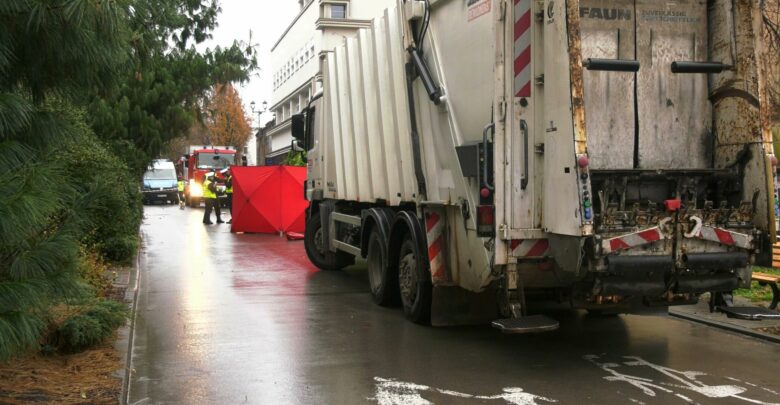 Śmieciarka w Gliwicach przejechała pieszego. Policja wyjaśnia okoliczności koszmarnego wypadku