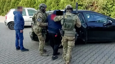 Policja rozbiła gang okradający podróżnych w pociągach. Fot. CBŚP