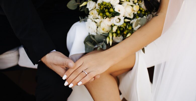 Wesele 2021 - ile kosztuje ceremonia zaślubin oraz przyjęcie weselne? (foto: pexels.com)