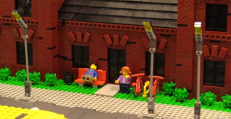 W Dąbrowie Górniczej powstaje centrum przesiadkowe z klocków Lego! Robi je Bas Tajpan