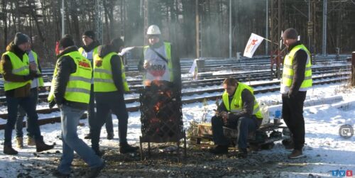 Związkowcy wyszli na tory i od wczoraj blokują wysyłkę węgla do elektrowni z kilku kopalń. Takie blokady ustawili między innymi przy kopalniach Piast-Ziemowit, Mysłowice-Wesoła