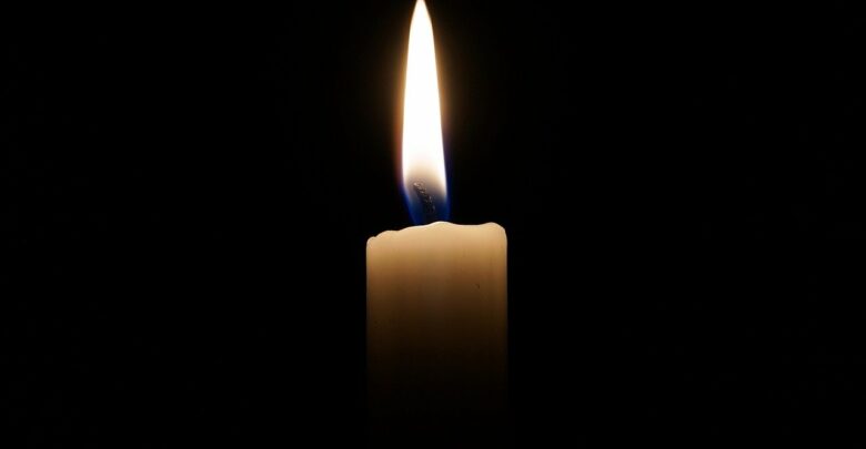 Każdy może w oknie zapalić dzisiaj o 18.00 świecę. To Dzień Covidowej Żałoby Narodowej (fot.pixabay.com)