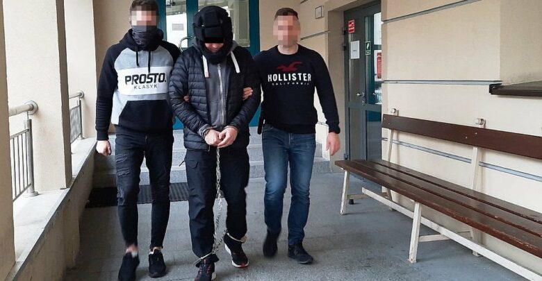 Wrócił, żeby zabić. 40-latek rzucił się z nożem na ochroniarza klubu nocnego (fot.policja.pl)