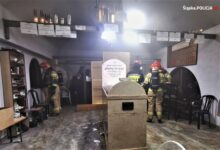 Śląskie: Obchodzili rocznicę śmierci. Wybuchł pożar. Ewakuowano 50 osób (fot.Śląska Policja)