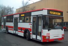 Jastrzębie Zdrój: Autobus uderzył w drzewo. 8 osób rannych (fot.PKM Jastrzębie)