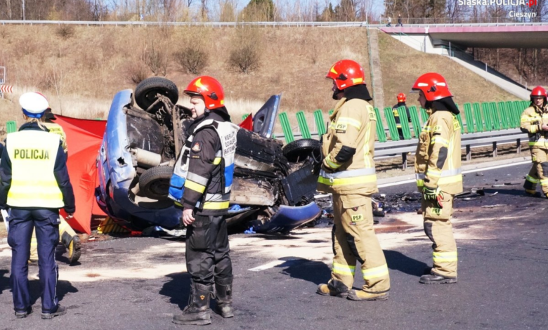 Śmiertelny wypadek na S52 pod Cieszynem. Nissan micra jechał pod prąd. F. Policja w Cieszynie
