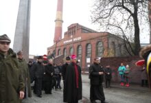 Ulicami Katowic przejdzie dziś Droga Krzyżowa. Wierni proszeni są o zabranie ze sobą świec i zniczy