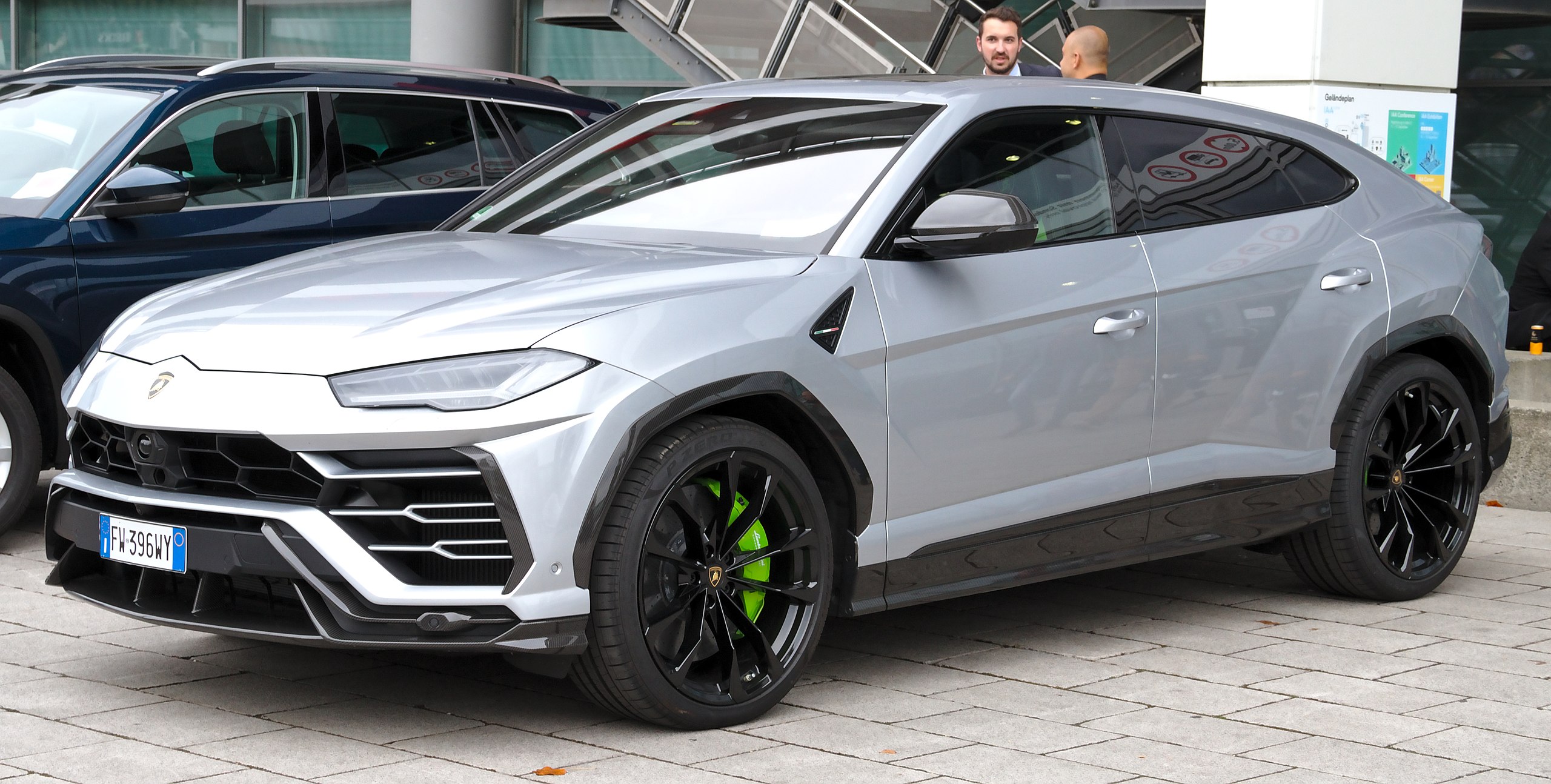 lamborghini urus