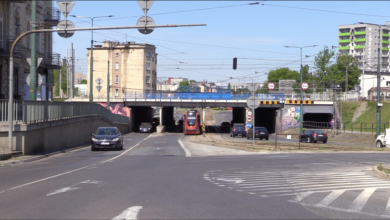 Nie od dziś wiadomo, że wiadukt przy ul. Piłsudskiego nie należy do najwyższych, a część aut ciężarowych przez niego nie przejedzie.