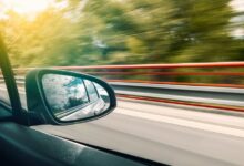 Jak ustawić lusterka w samochodzie? (foto: pexels.com)