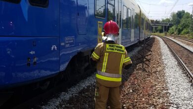 Do potrącenia osoby przechodzącej przez tory doszło w rejonie ul. Ligockiej w Katowicach. [fot. KM PSP Katowice]