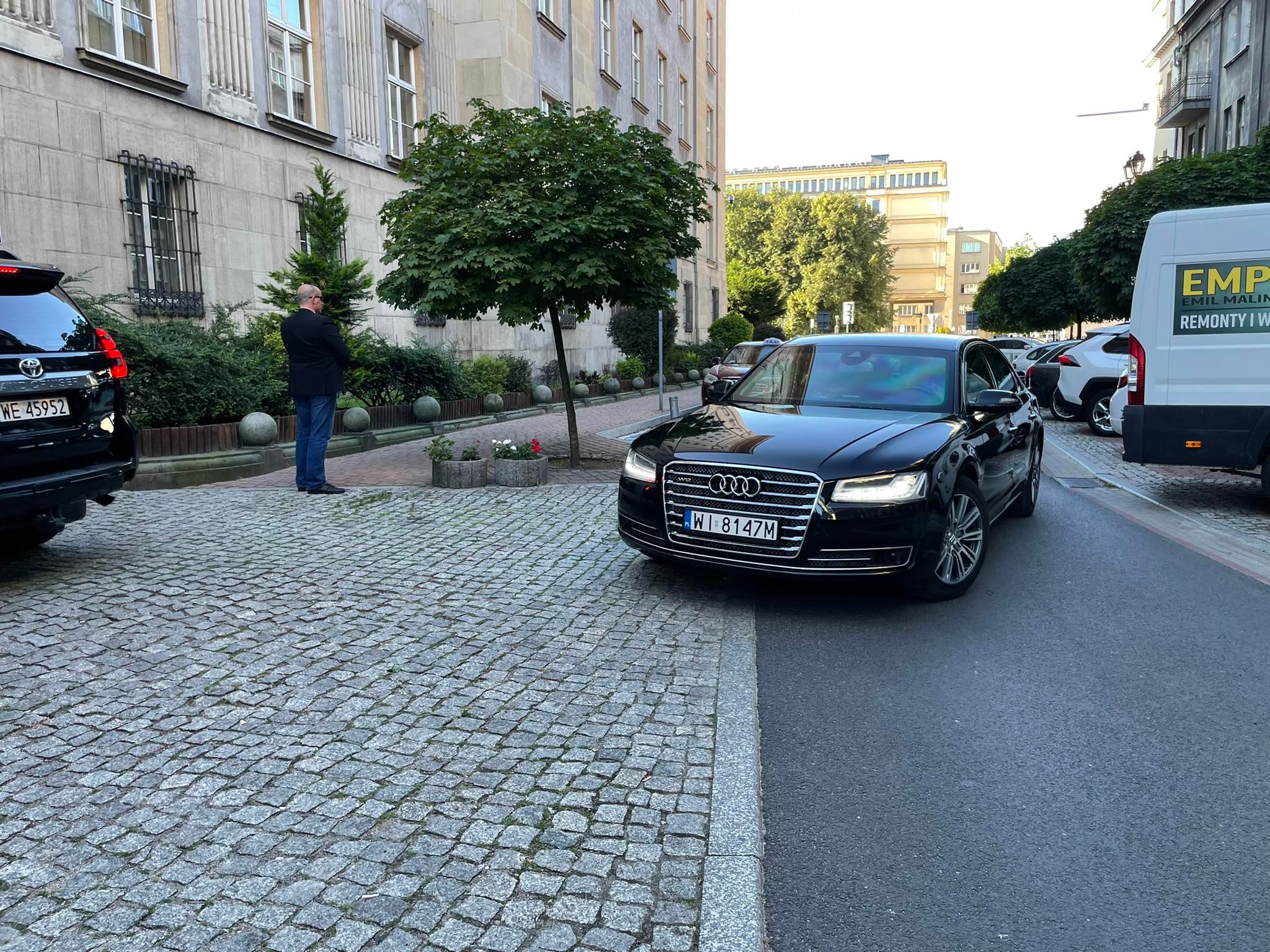 Związkowcy: premier przyjechał tu dla słupków wyborczych. Fot. Bartosz Bednarczuk