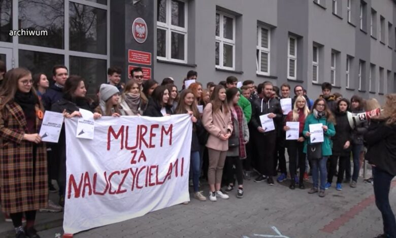 protest nauczycieli i podwyżki