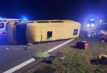 Tragiczny wypadek na A4. Bus się przewrócił, zginęło dziecko. Fot. OSP w Starych Żukowicach