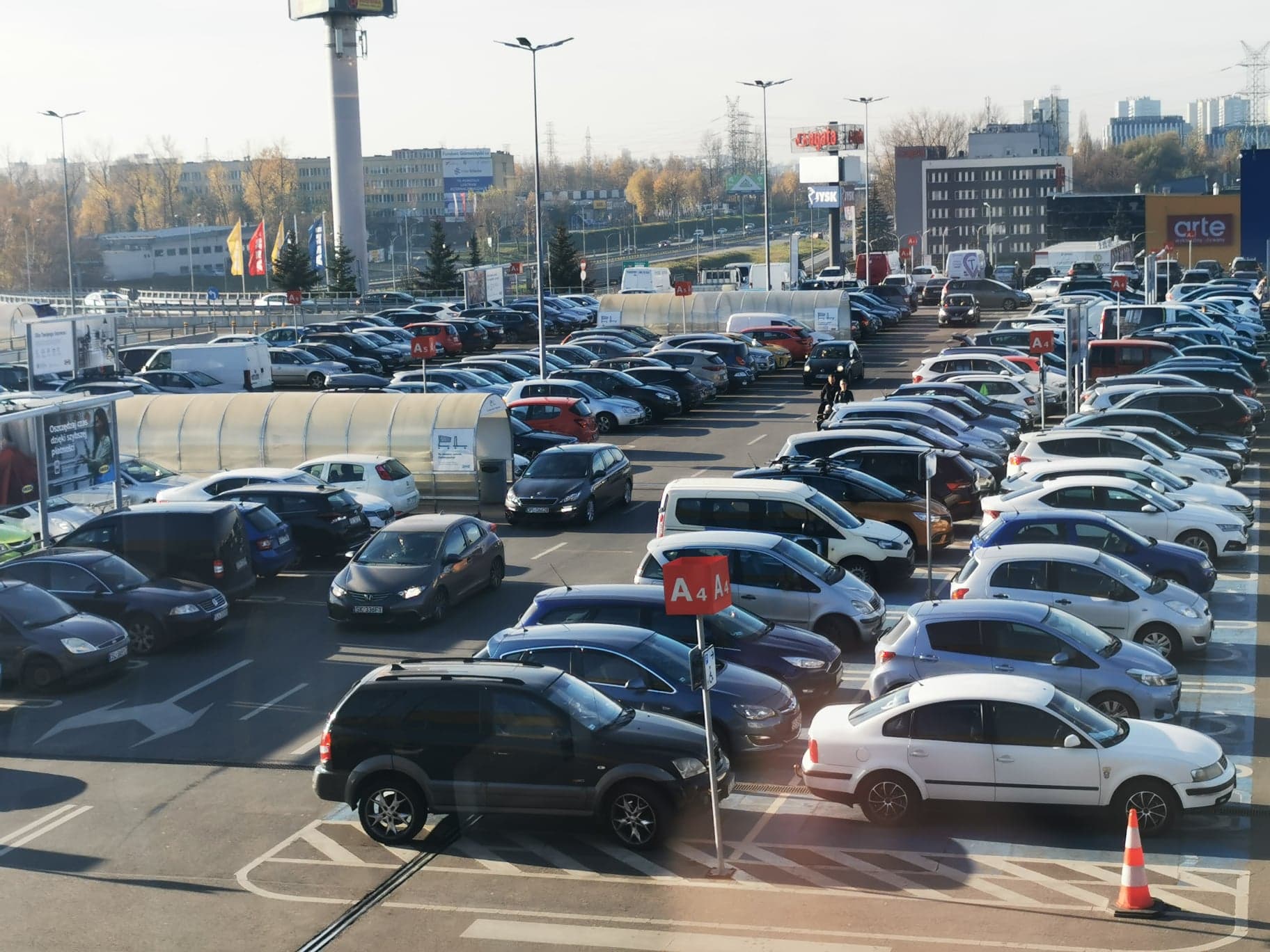 sklepy oblężone. ikea katowice