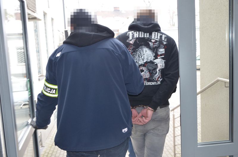 Podpalił budę z psem w środku/fot.KPP Wejherów