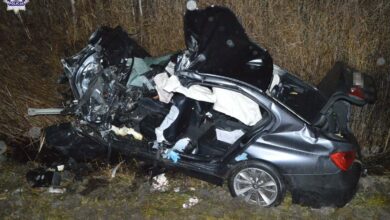 Zderzył się z dwoma ciężarówkami. Kierowca BMW zginął na miejscu/fot.Policja Lubelska