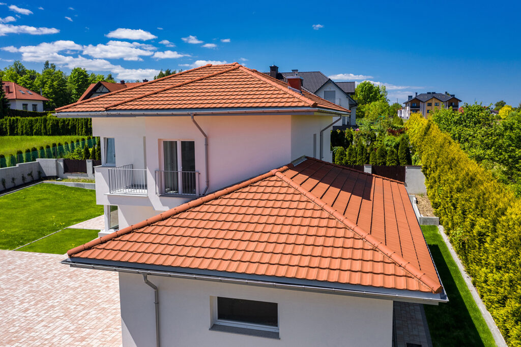Jakie są najpopularniejsze rodzaje pokryć dachowych? (fot. mat. partnera)