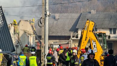 W dalszym ciągu poszukiwani są dwa mężczyźni. Gruzy przeszukują m.in. psy tropiące. [fot. Fatima Orlińska]