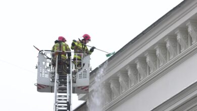 Pamiętajcie o odśnieżaniu dachów/fot.TVS