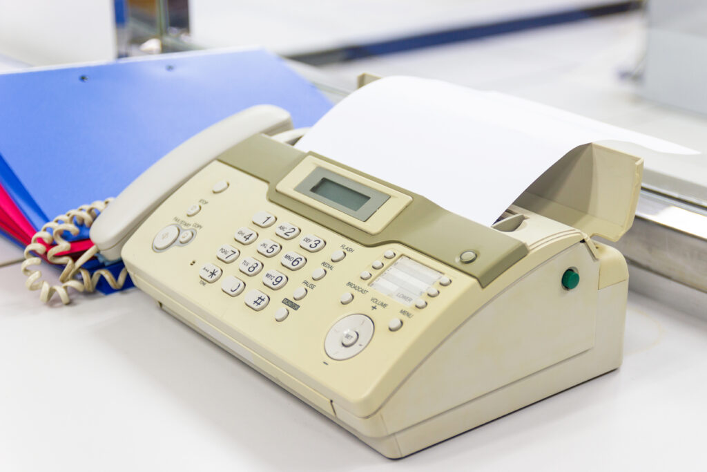 Co to jest fax? Koniec ery faksowania. Instytucje rezygnują