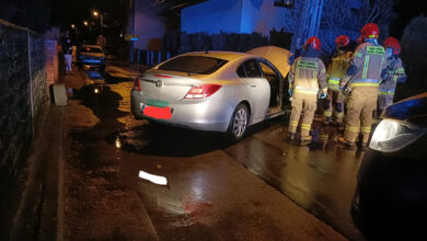 Wypadek w Jaworznie. Pijany kierowca zostawił pasażera i uciekł z miejsca zdarzenia. Fot. Informacje drogowe Jaworzno i okolice