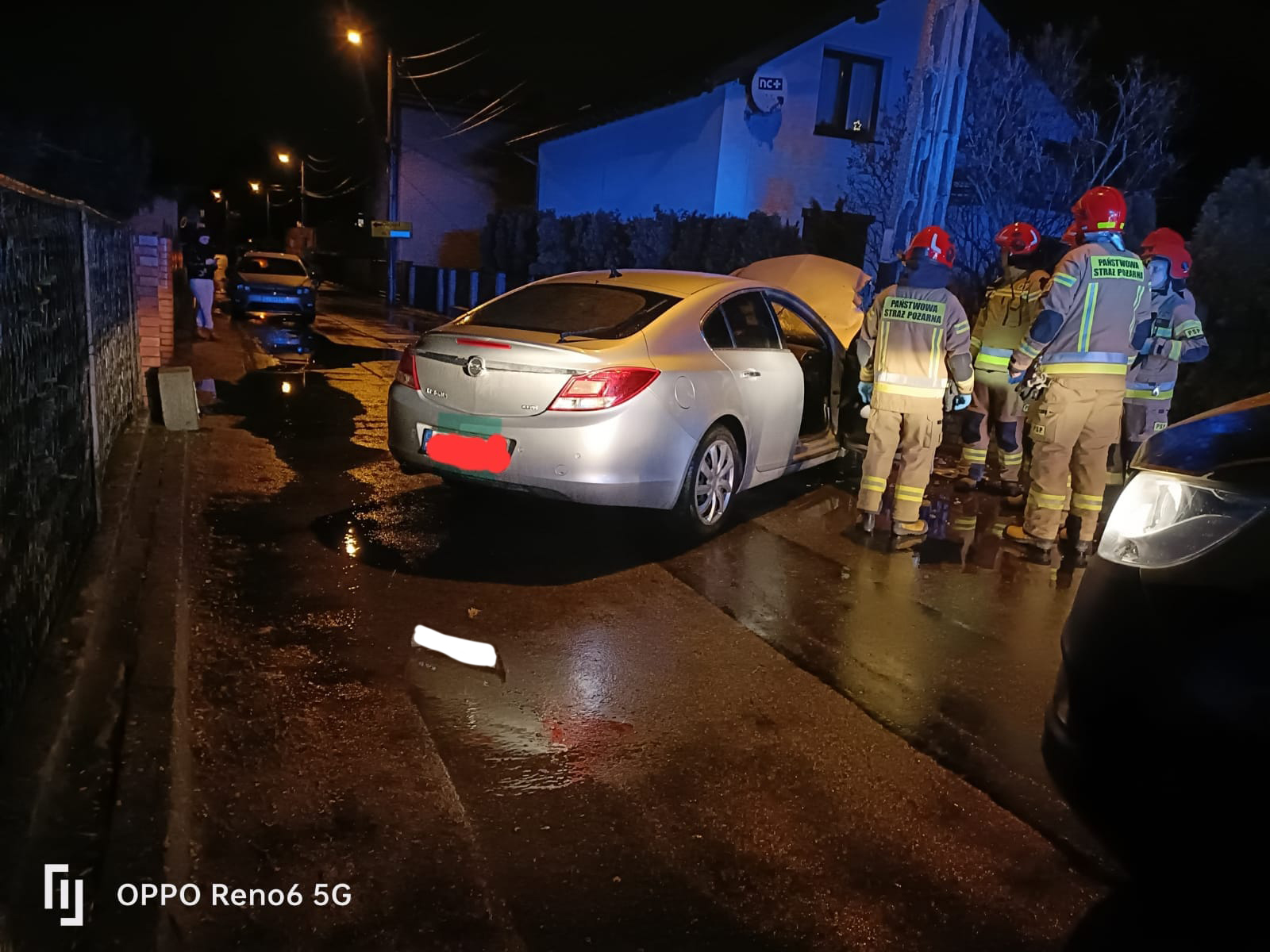 Wypadek w Jaworznie. Pijany kierowca zostawił pasażera i uciekł z miejsca zdarzenia. Fot. Informacje drogowe Jaworzno i okolice