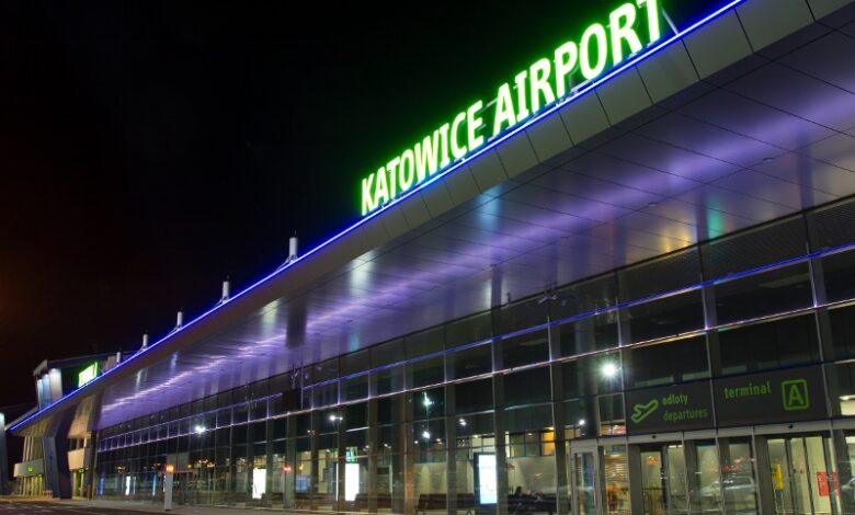 Pasażer na lotnisku w Pyrzowicach powiedział, że ma granat w bagażu