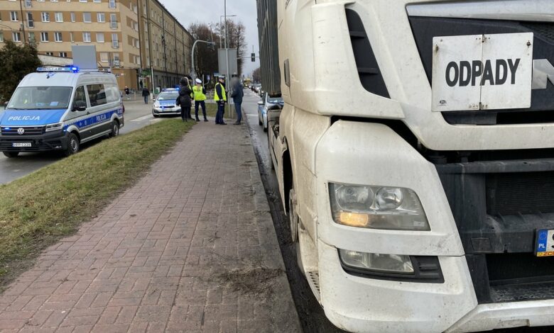 Ciężarówka ciągnęła 75-latka przez 350 metrów/fot.KMP Częstochowa