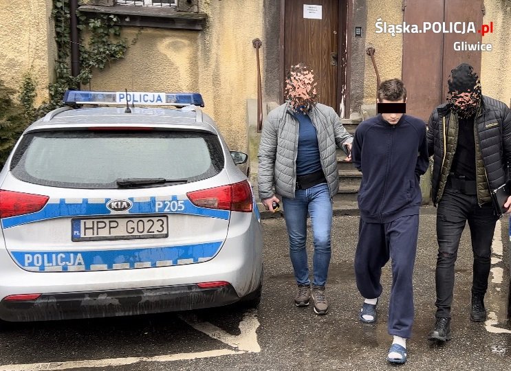 Zaczepiali nastolatki w autobusie. Nikt nie reagował. Fot. KMP Knurów